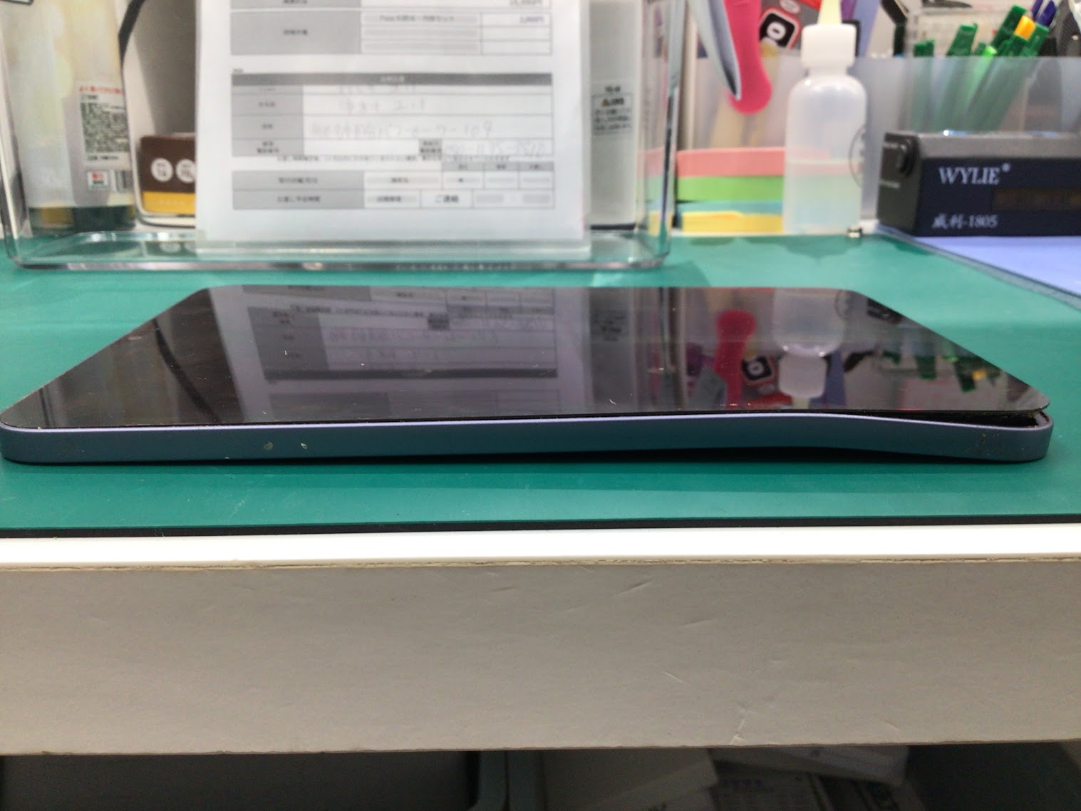 端末の歪み矯正は当店にお任せ下さい。【スマホ修理工房海老名ビナウォーク店】